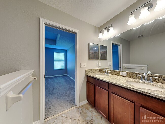 Building Photo - 13814 Crater Cir