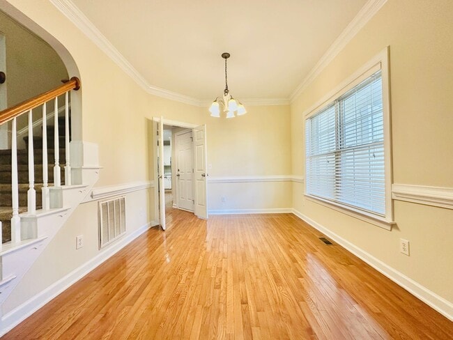 Building Photo - 5 BD, 4 BA Beautiful Wakefield Home