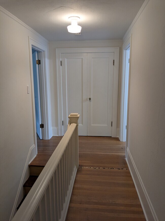 Building Photo - 1974 SE 24th Ave