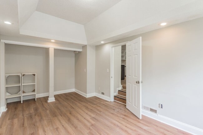 Building Photo - 3 bedroom Signal Mountain Charmer!
