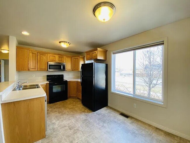 Building Photo - 3424 W Babcock St