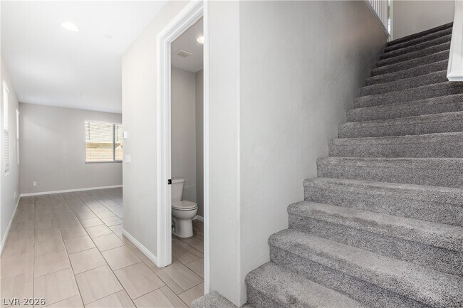 Building Photo - 204 Rondeau Ave