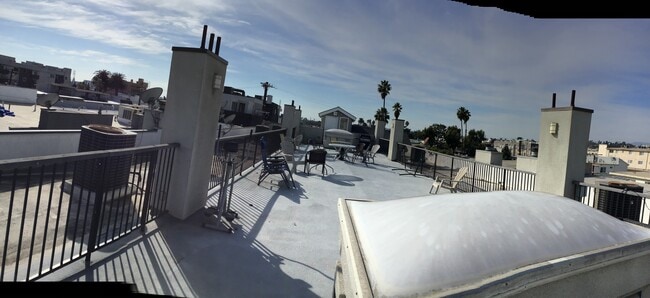 Deck - 3721 Jasmine Ave