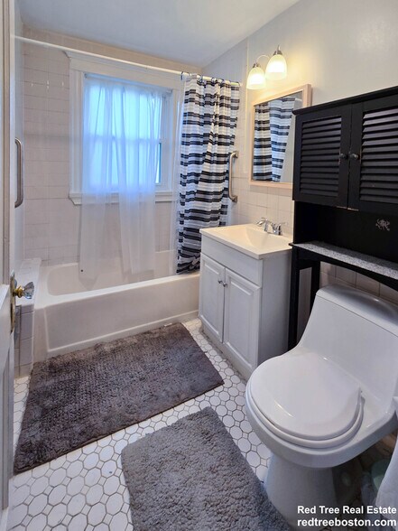 Building Photo - 63 Pinckney St