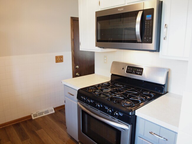 Building Photo - 607 Cheyenne Cir