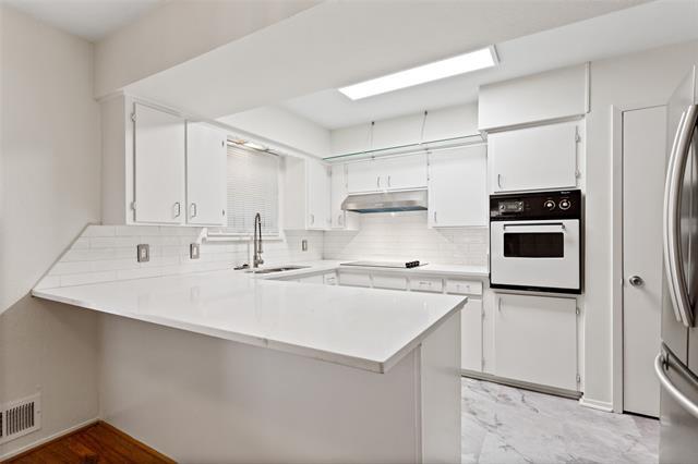 Building Photo - 7475 Brentcove Cir