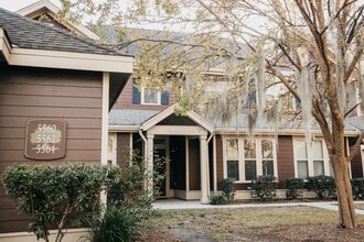 Building Photo - 5562 Colonial Chatsworth Cir