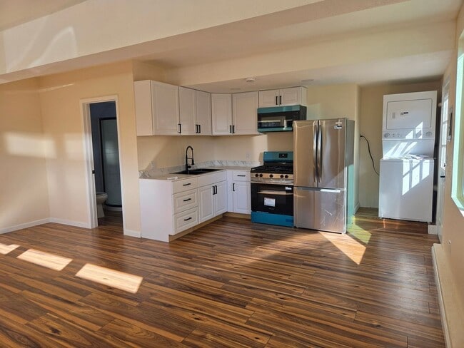 Building Photo - 3430 Corte Viejo