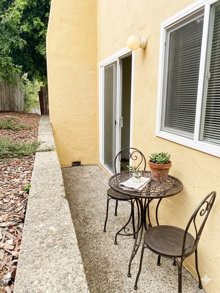 Back patio - 1366 Fredericks St