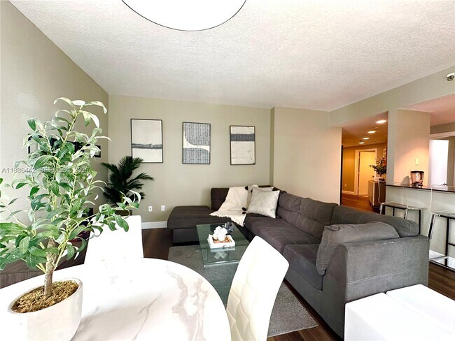 Building Photo - 1050 Brickell Ave