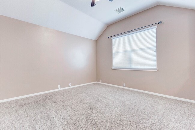 Building Photo - 2402 Sunlight Ln