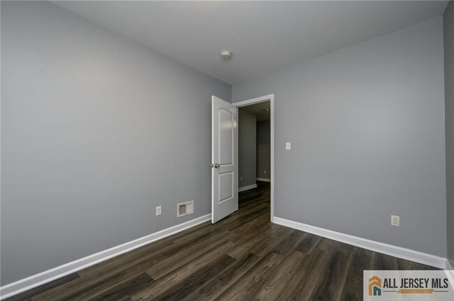 Building Photo - 305 Pershing Ave