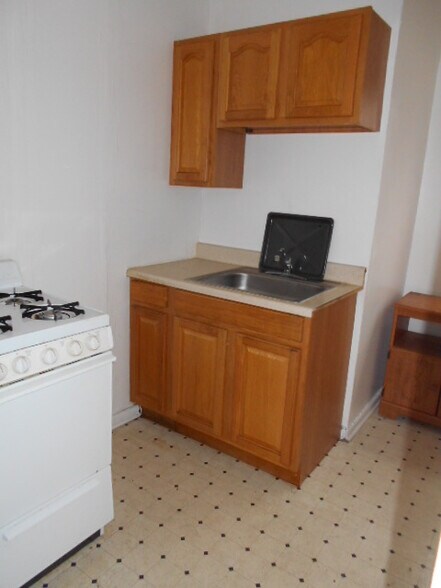 Building Photo - 3509 6th St