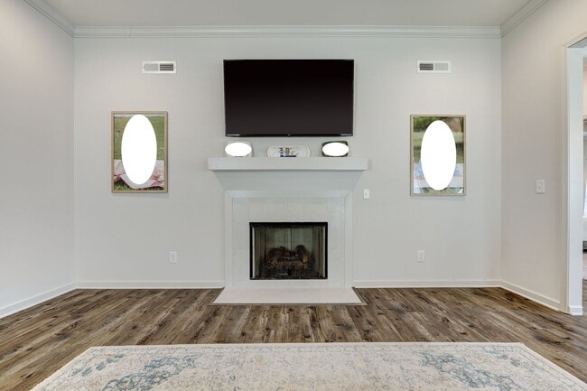 Building Photo - 2134 Springfield Dr