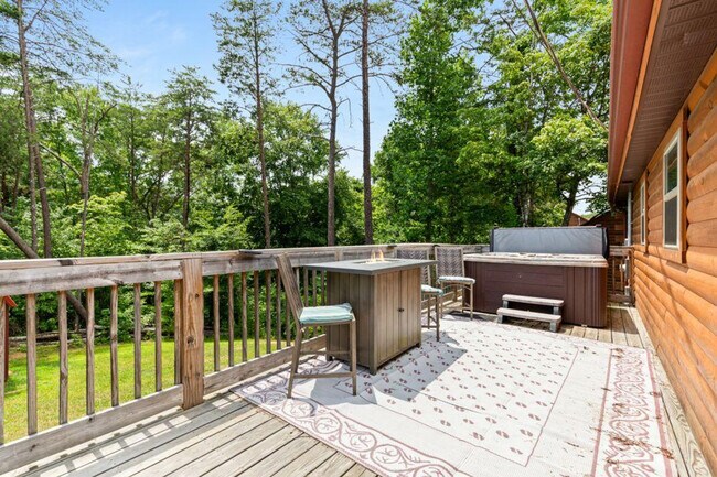 Building Photo - 1150 Pinyon Cir