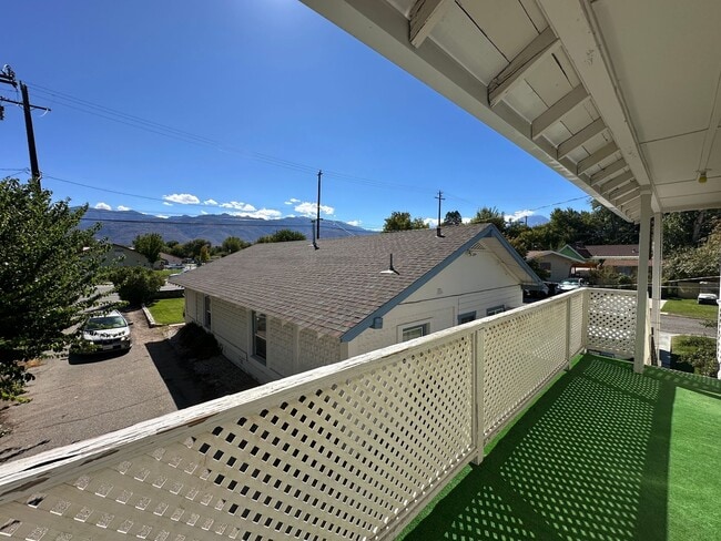 Building Photo - One bedroom, one bath, balcony and great views!