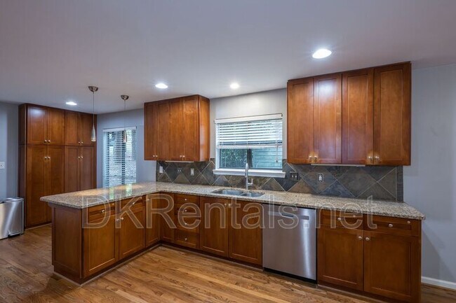 Building Photo - 1125 Trailmore Dr