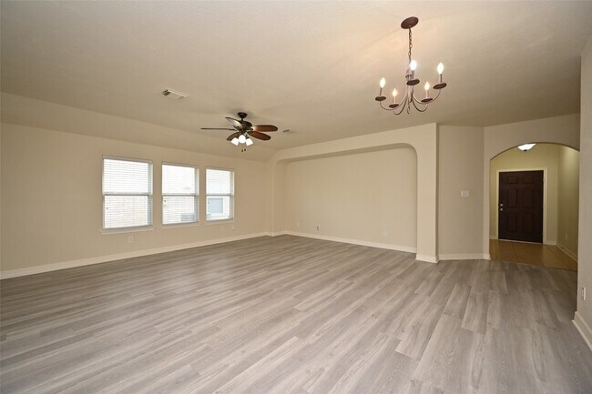 Building Photo - 1506 York Creek Dr