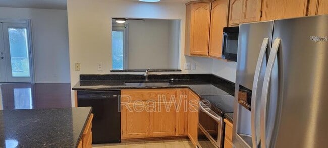 Building Photo - 1267 SW Ironwood Dr