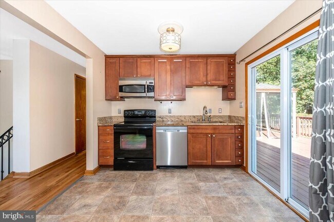 Building Photo - 11584 Liberty Oak Dr