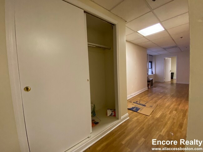 Building Photo - 62 Boylston St