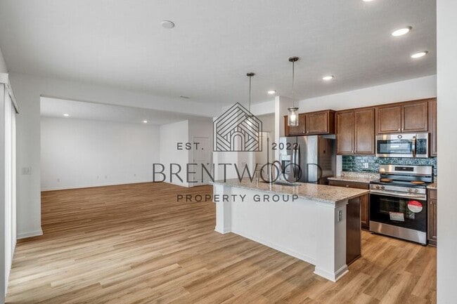 Building Photo - 7237 Gln Pk Wy