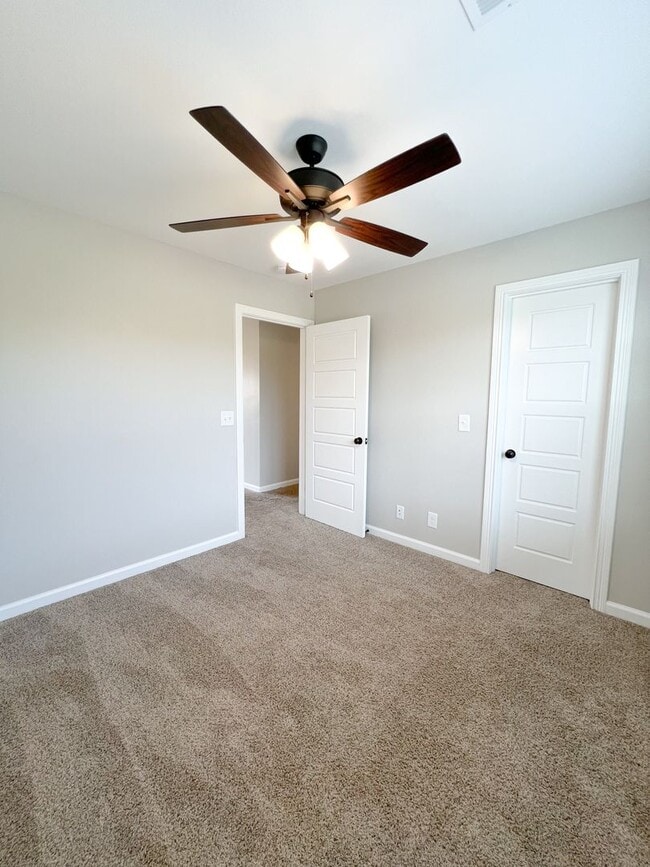 Building Photo - Must See-Stunning 5-Bedroom Home in 37043!!