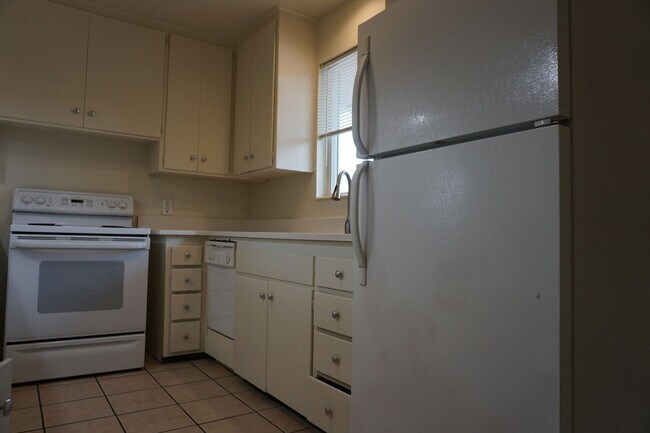 Building Photo - 2564 S 700 E