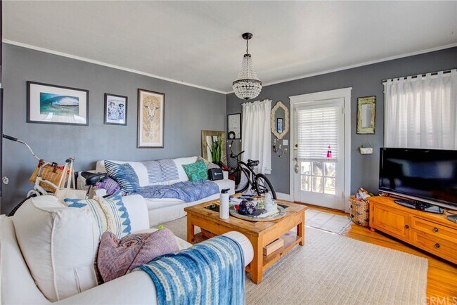 Building Photo - 223 24th St