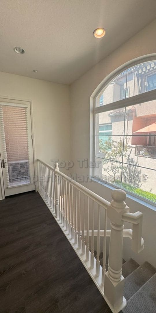 Building Photo - Charming 3-Level Townhome in Coronado Ranch