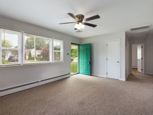 Building Photo - 3005 Putney Rd