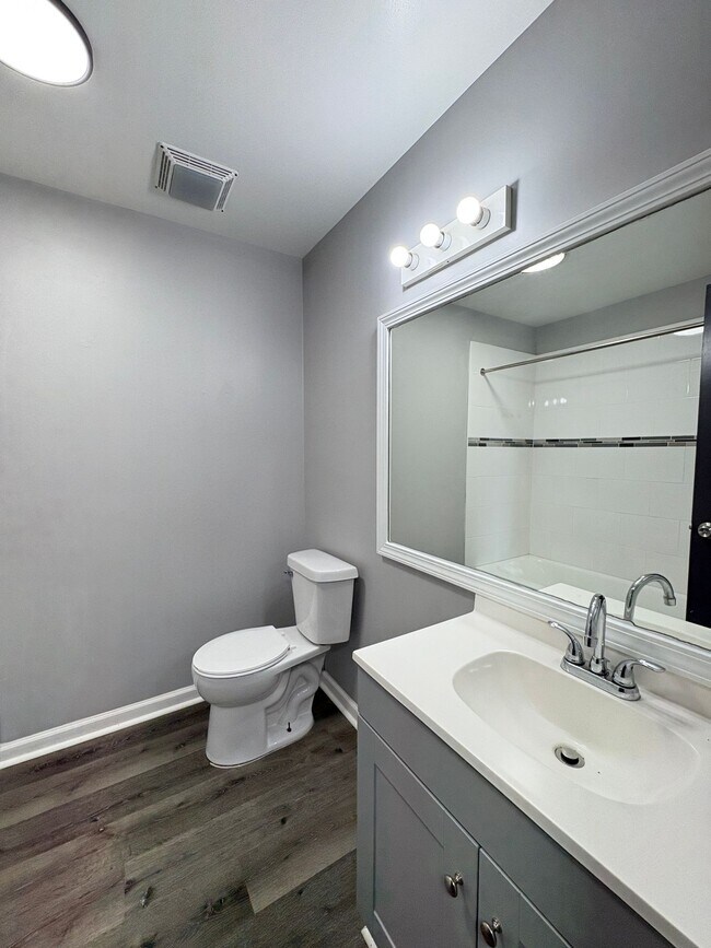 Building Photo - Bellagio West Living I