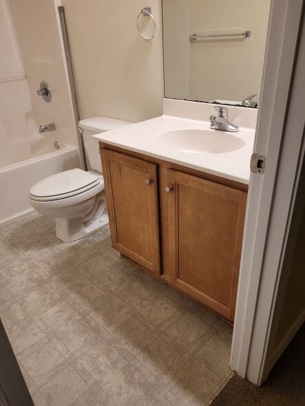 Building Photo - 13200 Birch Ct