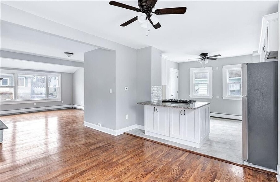 Building Photo - 41 Spring St