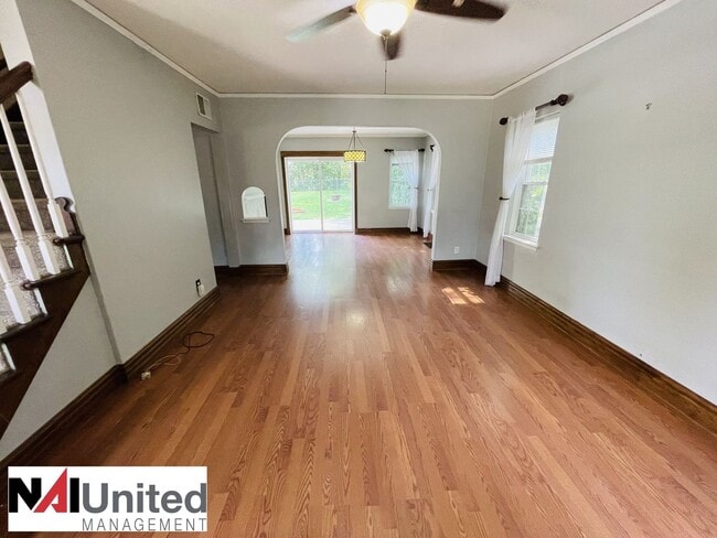 Building Photo - 3 bedroom, 2 bathroom close to Unity Point...
