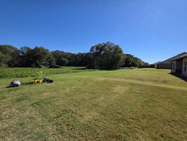 Building Photo - 352 Castlepath Dr SW