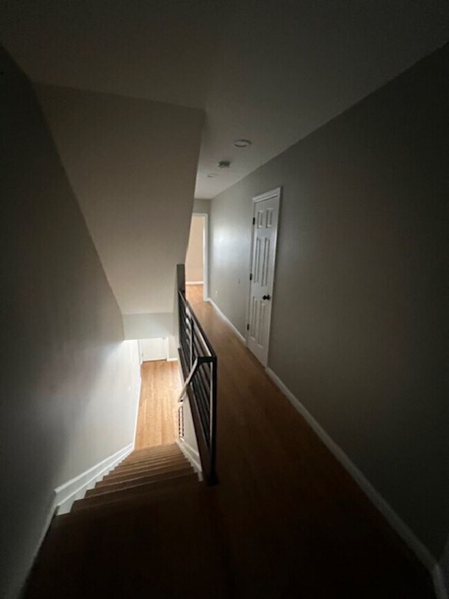 Building Photo - Stunning 3BD / 3BA Home with Rooftop Deck & Private Backyard — Ready to Call Home!