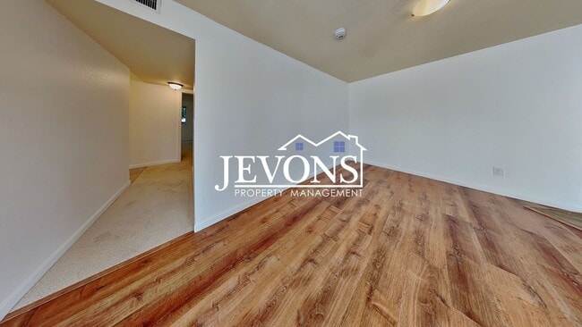 Building Photo - 2-bedroom home with water, sewer, and garb...