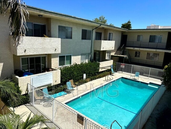 Building Photo - 5328 Newcastle Ave