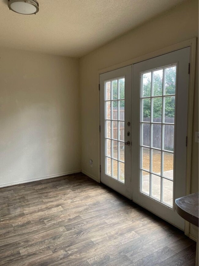 Building Photo - 20805 Trotters Ln