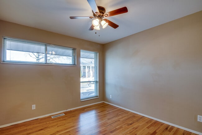 Building Photo - 2830 Flintwood Dr