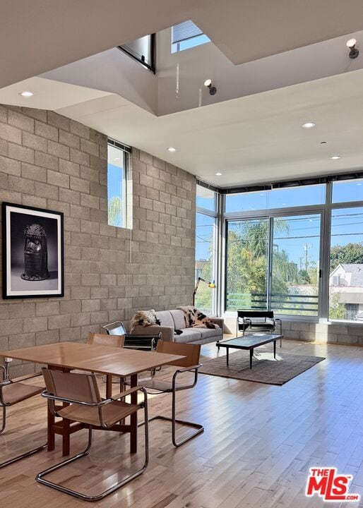 Building Photo - 717 Highland Ave