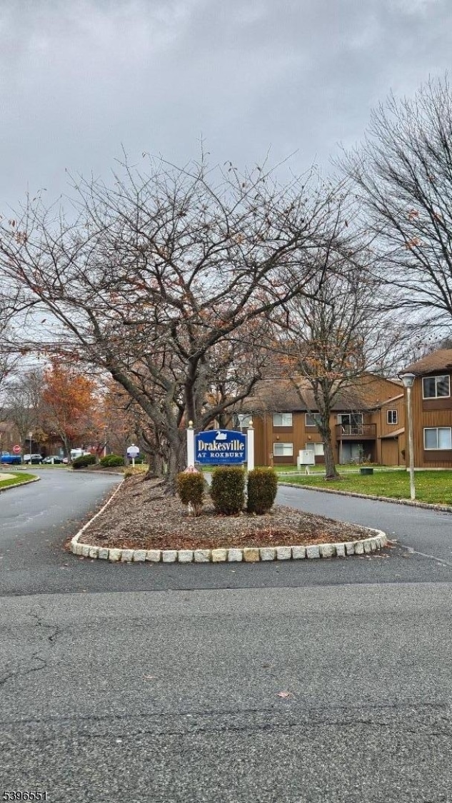 Primary Photo - 124 Drake Ln