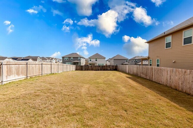 Building Photo - 105 Clematis Ct
