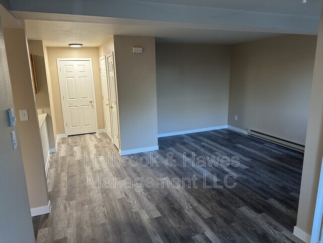 Building Photo - 4531 Boardwalk Dr