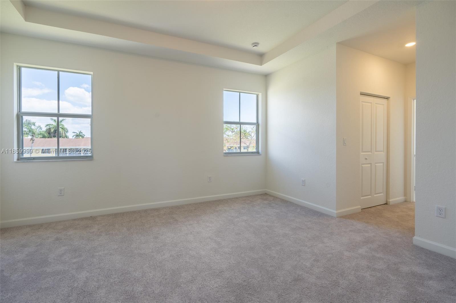 Building Photo - 2637 SE 24th Ct