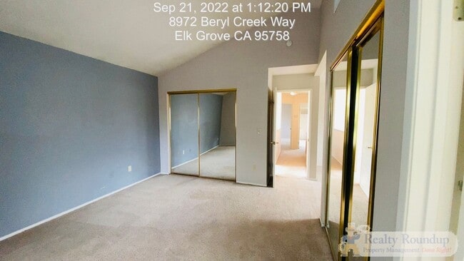 Building Photo - Comfortable Two Story Home
