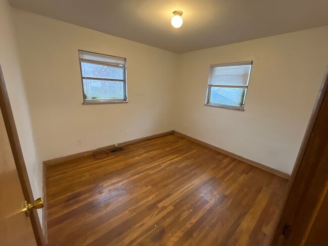 Building Photo - 781-783 S Kellner Rd