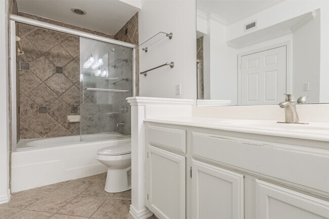 Building Photo - 2111 Welch St