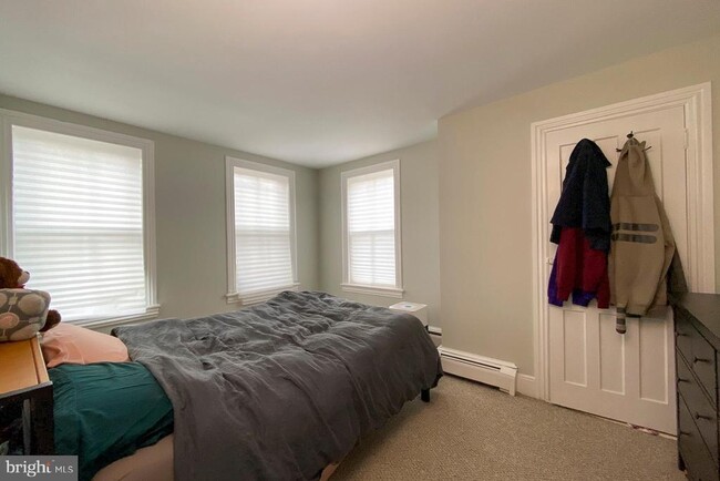 Building Photo - 10 Princeton Ave